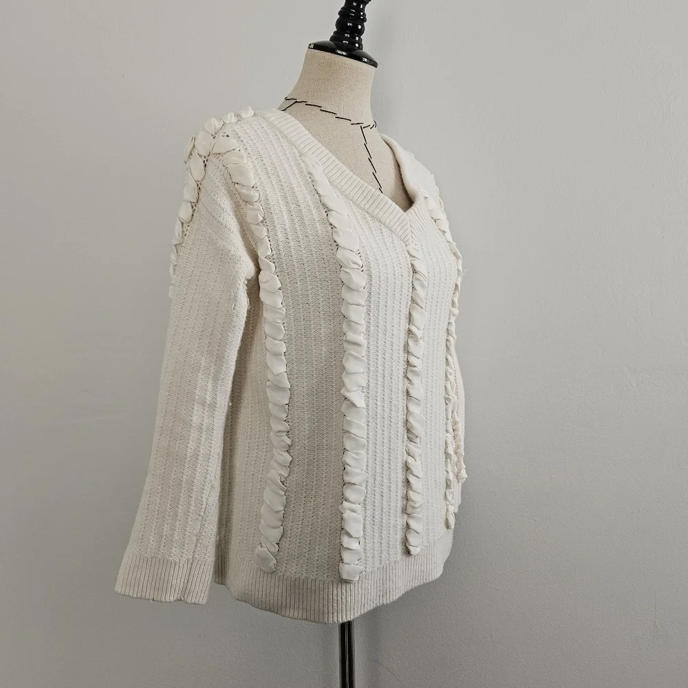 Club Monaco Ivory Woven VNeck Sweater
